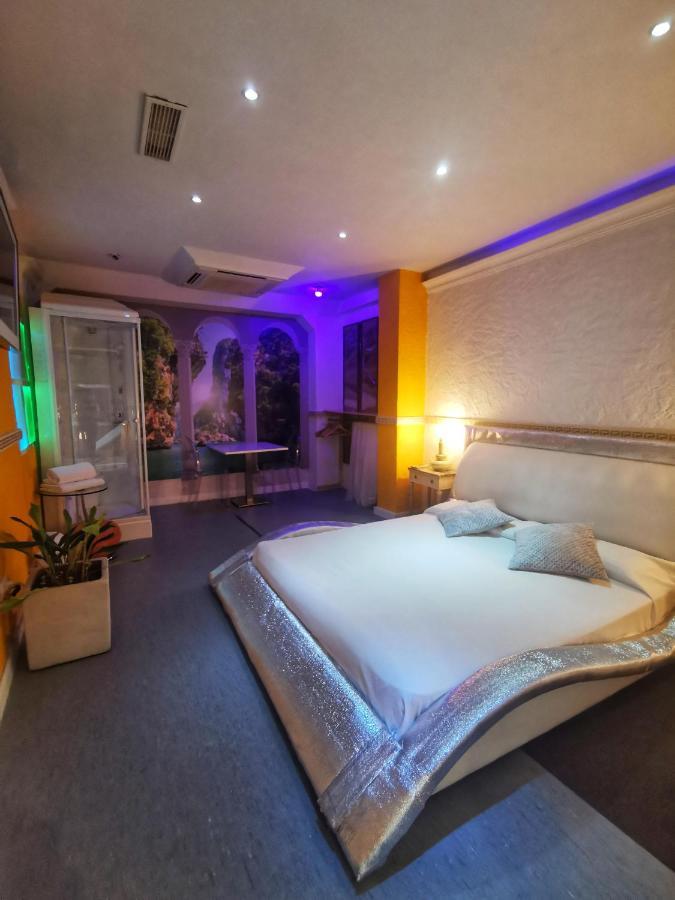 Hostal La Nueva Mansión Navalcarnero Exterior foto